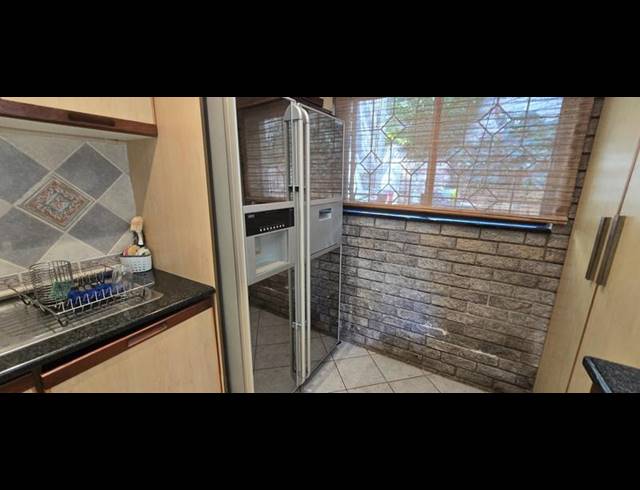 3 BEDROOM PROPERTY TO RENT IN LA LUCIA